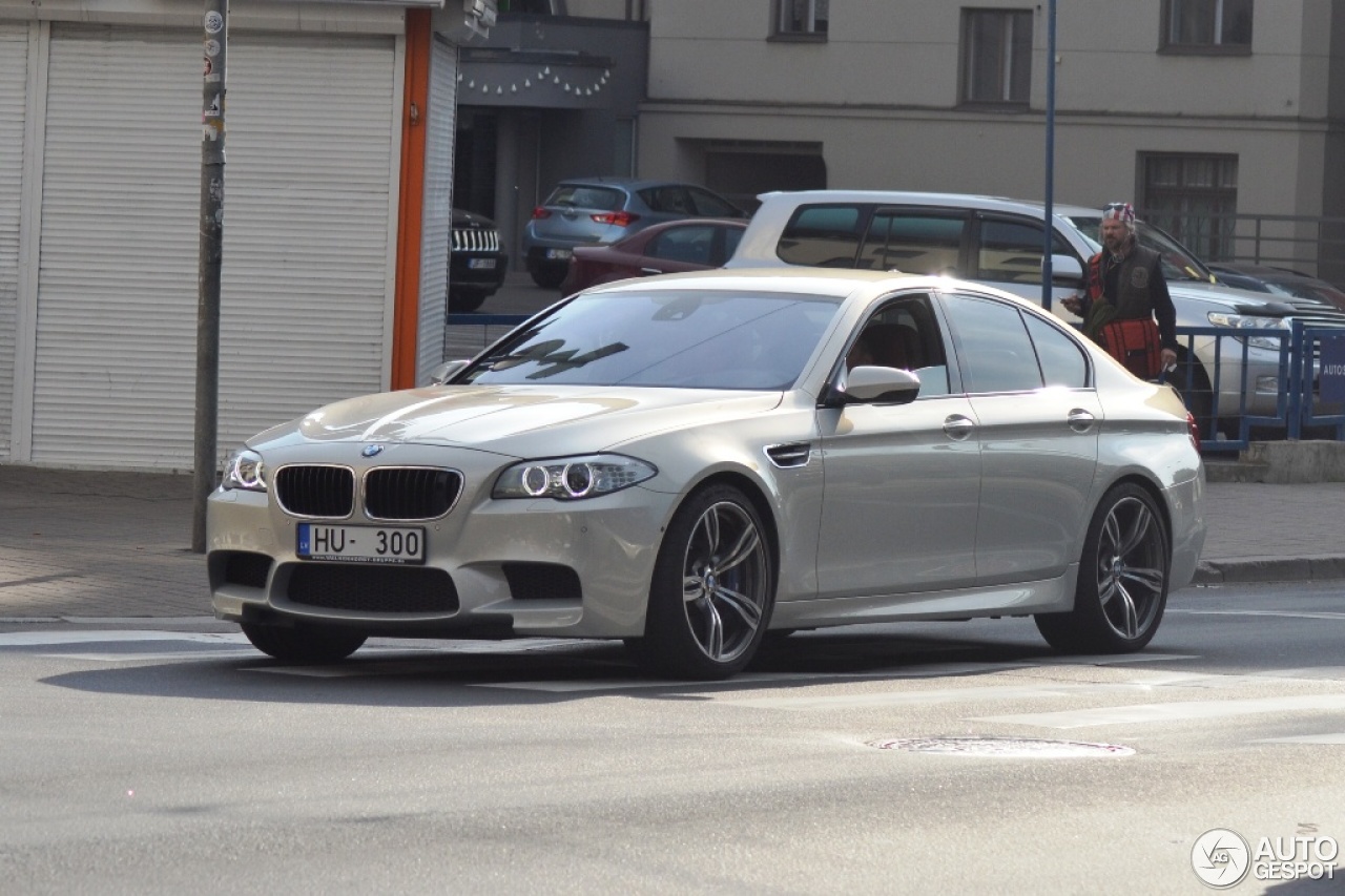 BMW M5 F10 2011