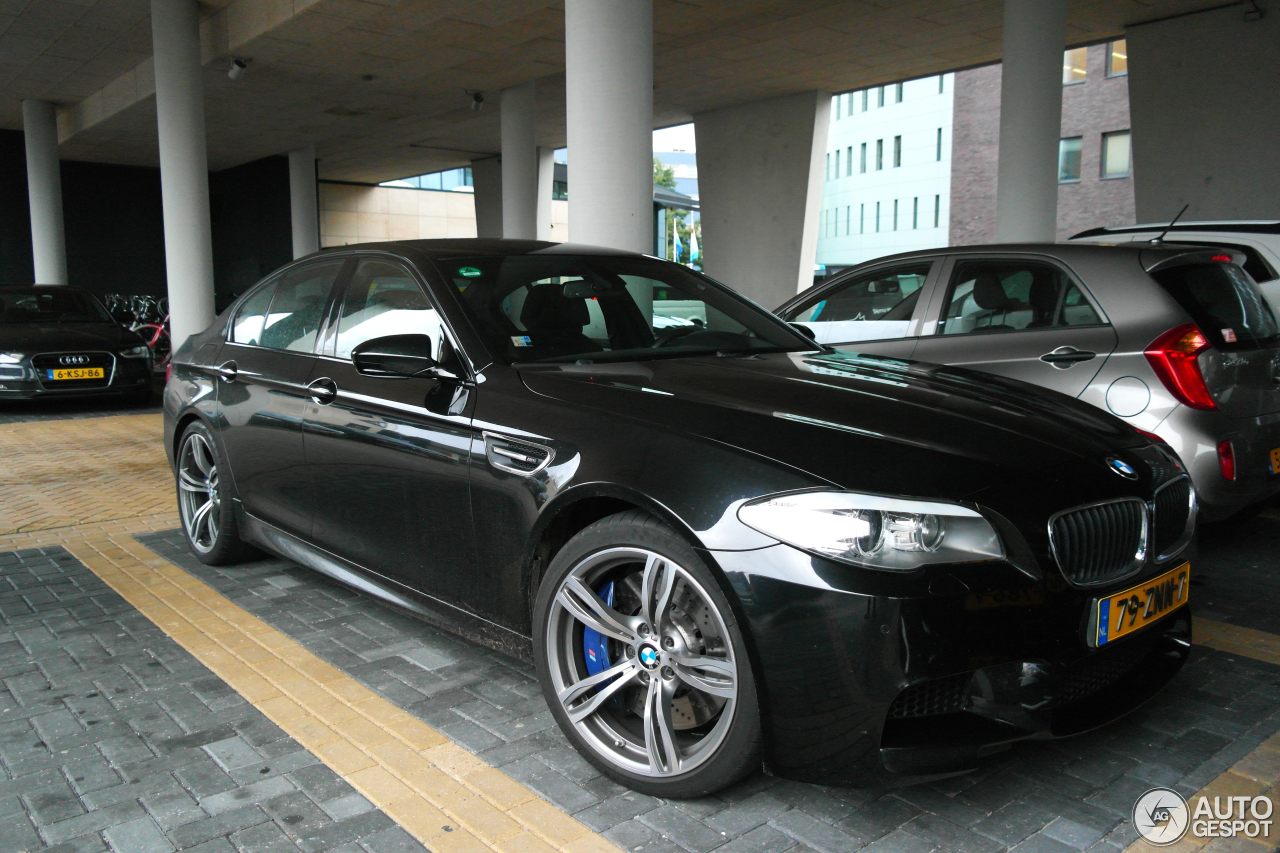 BMW M5 F10 2011