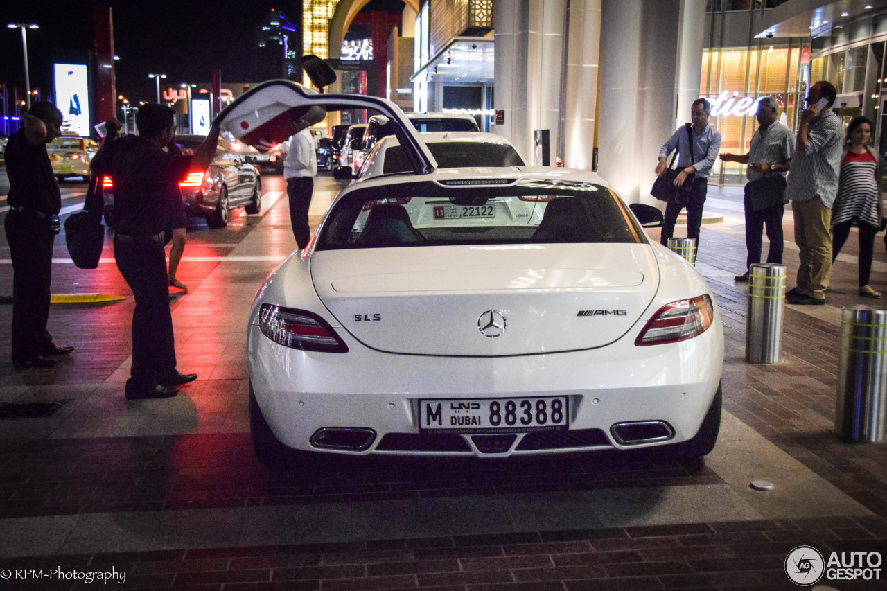 Mercedes-Benz SLS AMG