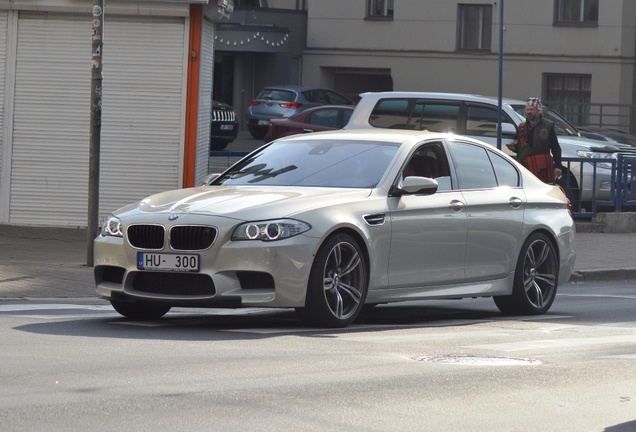 BMW M5 F10 2011