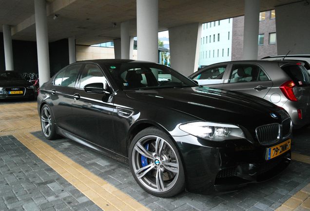 BMW M5 F10 2011