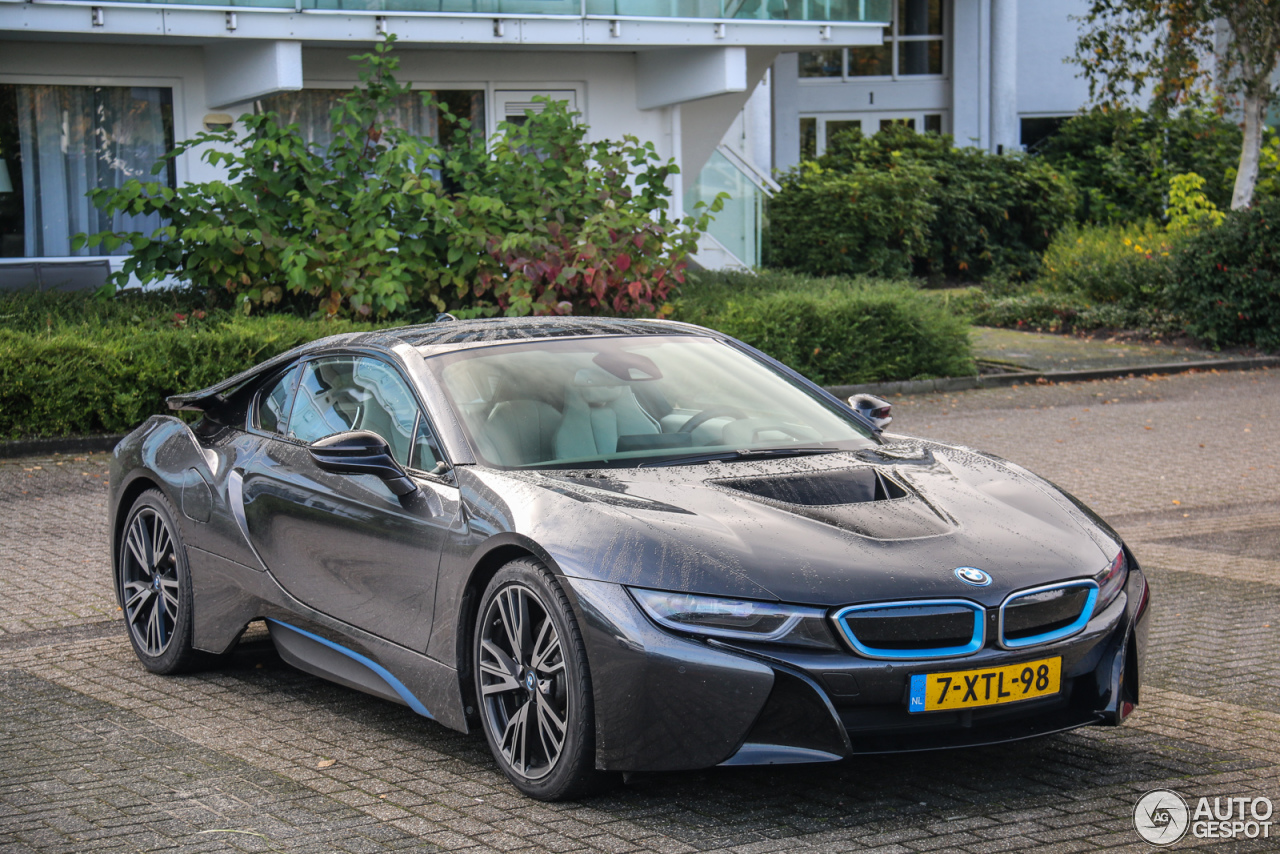 BMW i8