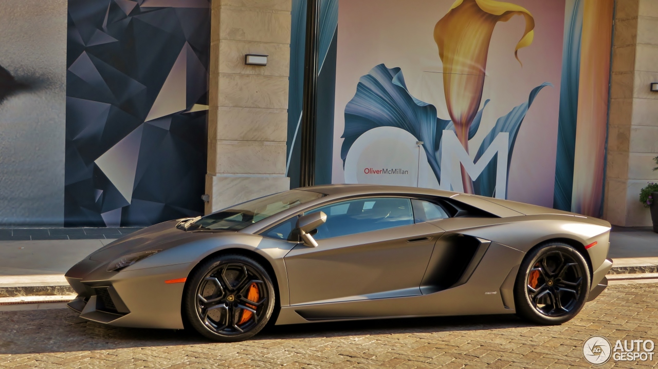 Lamborghini Aventador LP700-4