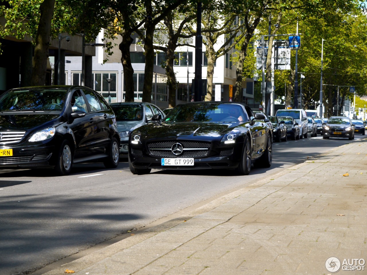 Mercedes-Benz SLS AMG Roadster
