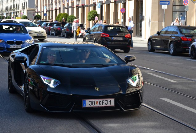 Lamborghini Aventador LP700-4