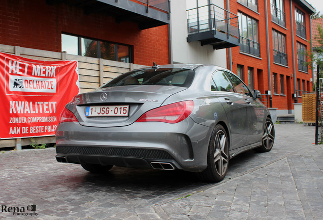 Mercedes-Benz CLA 45 AMG C117