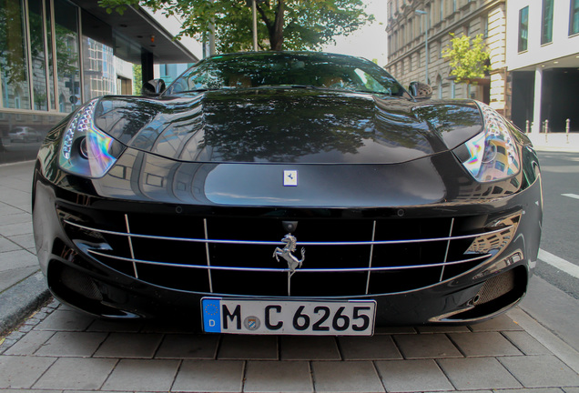 Ferrari FF