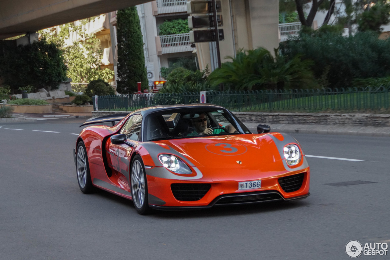 Porsche 918 Spyder Weissach Package