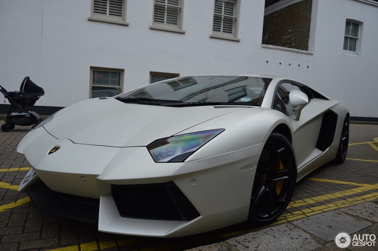 Lamborghini Aventador LP700-4