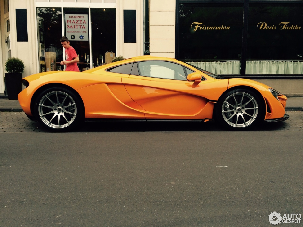 McLaren P1