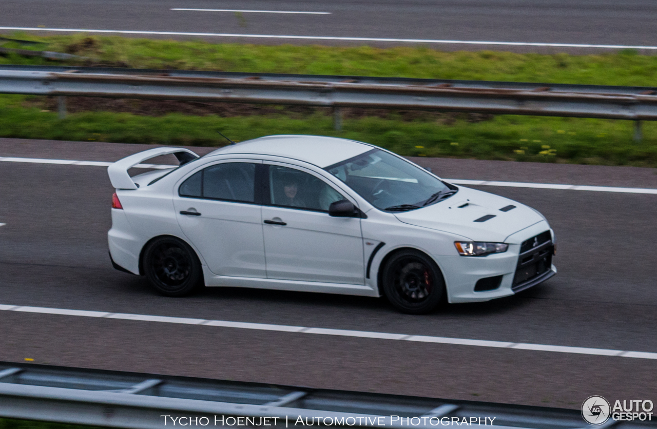 Mitsubishi Lancer Evolution X RS