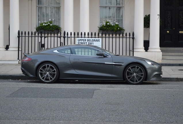 Aston Martin Vanquish 2013