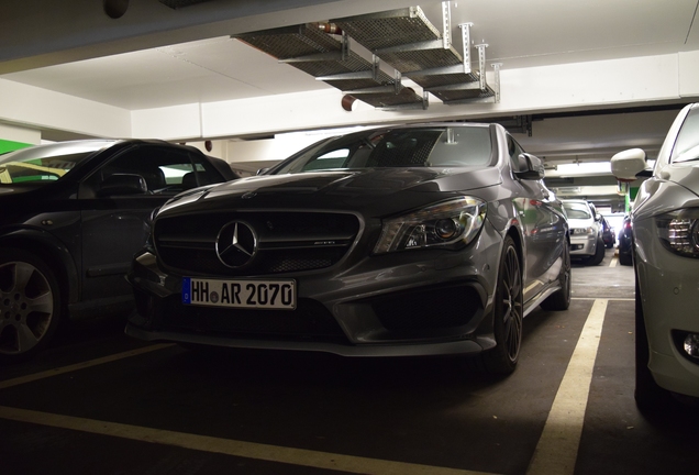 Mercedes-Benz CLA 45 AMG Shooting Brake