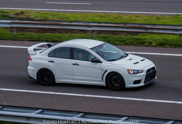 Mitsubishi Lancer Evolution X RS