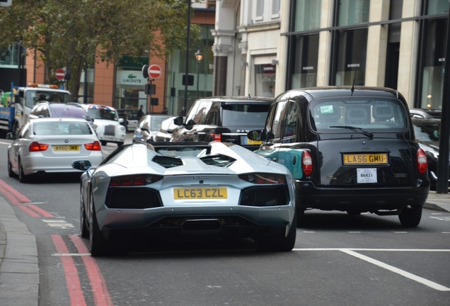 Lamborghini Aventador LP700-4 Roadster