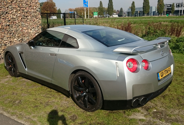 Nissan GT-R