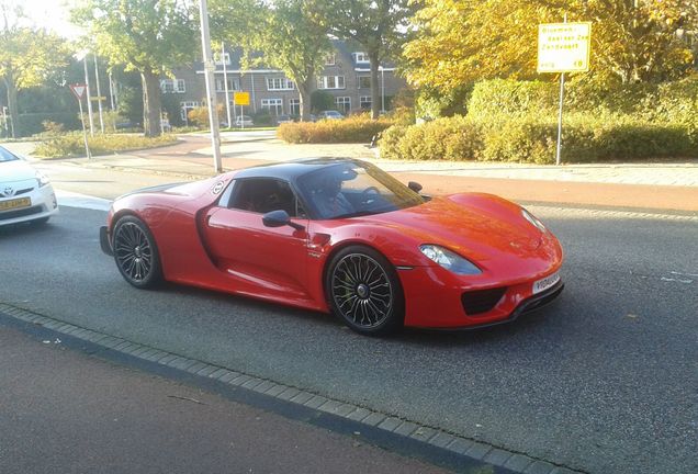 Porsche 918 Spyder Weissach Package