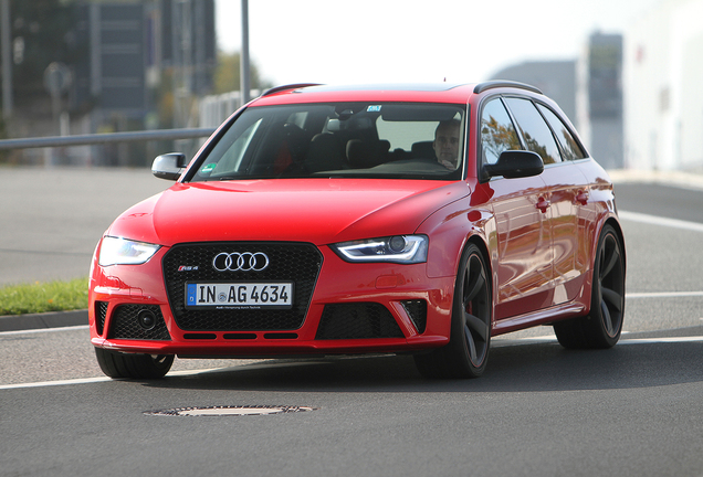 Audi RS4 Avant B8