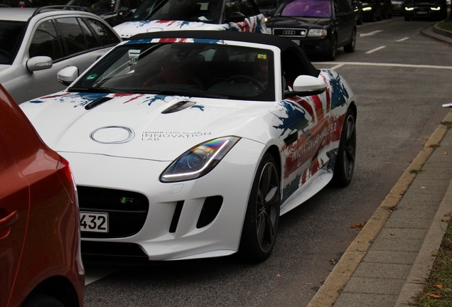 Jaguar F-TYPE R Convertible