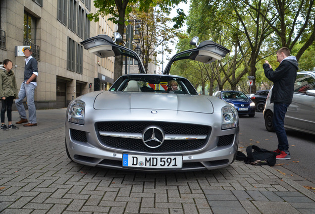 Mercedes-Benz SLS AMG