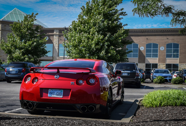 Nissan GT-R