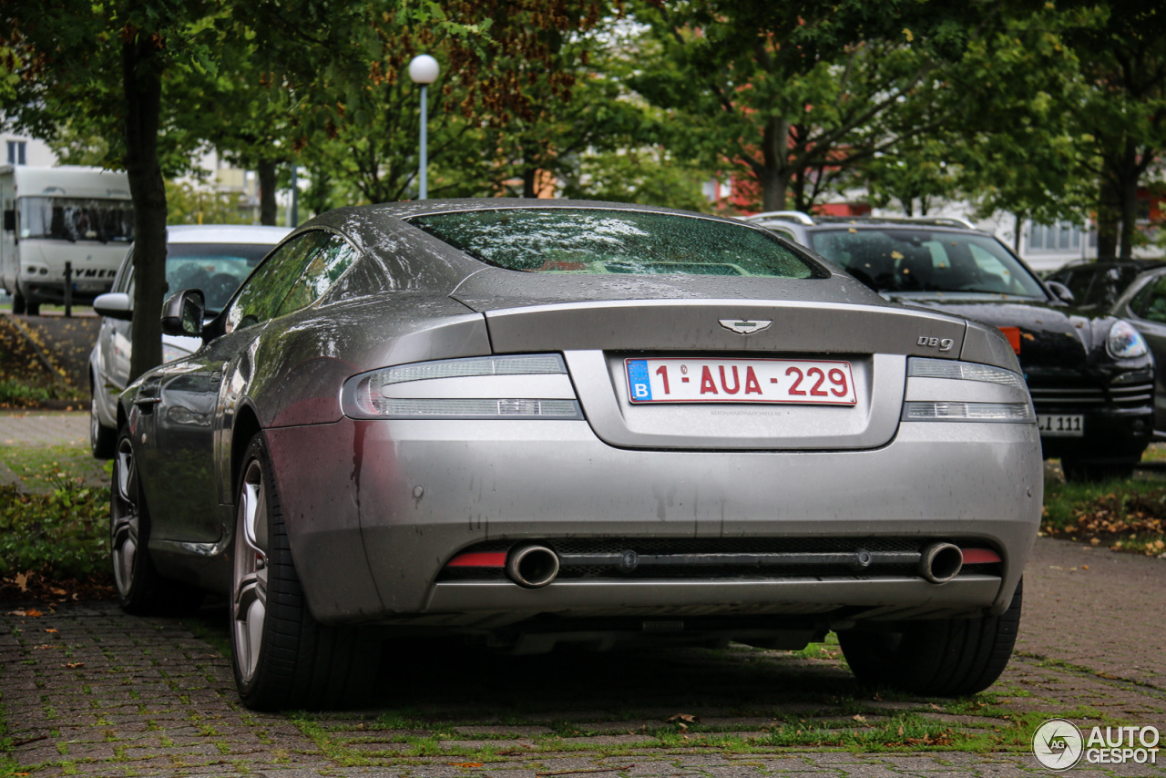 Aston Martin DB9 2010