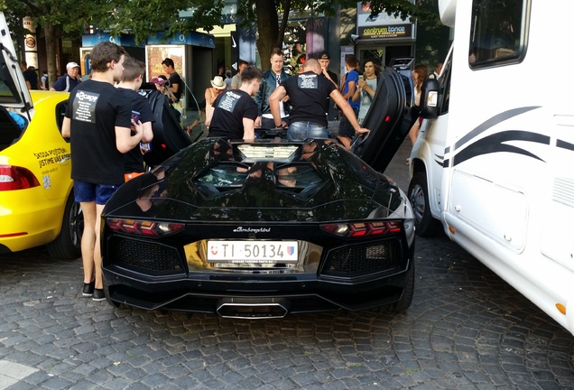 Lamborghini Aventador LP700-4 Roadster