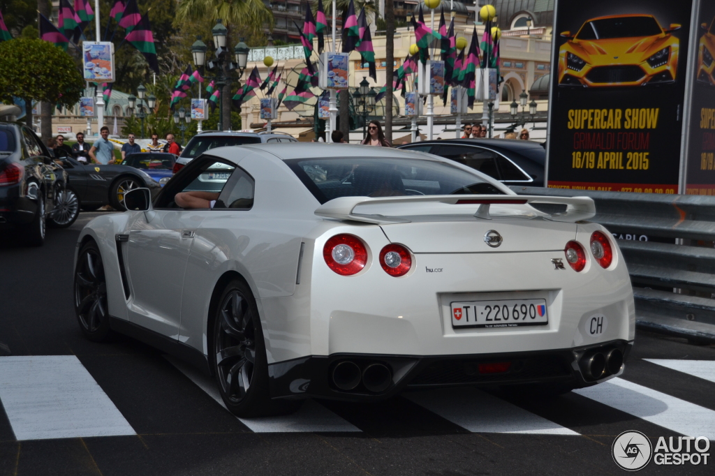 Nissan GT-R