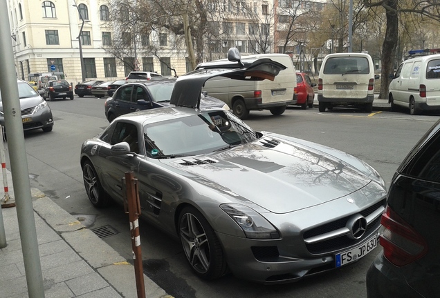 Mercedes-Benz SLS AMG