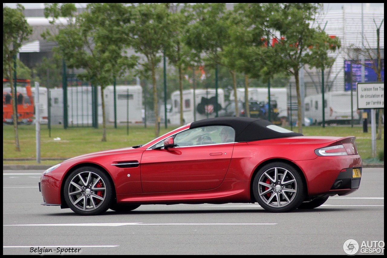 Aston Martin V8 Vantage Roadster 2012