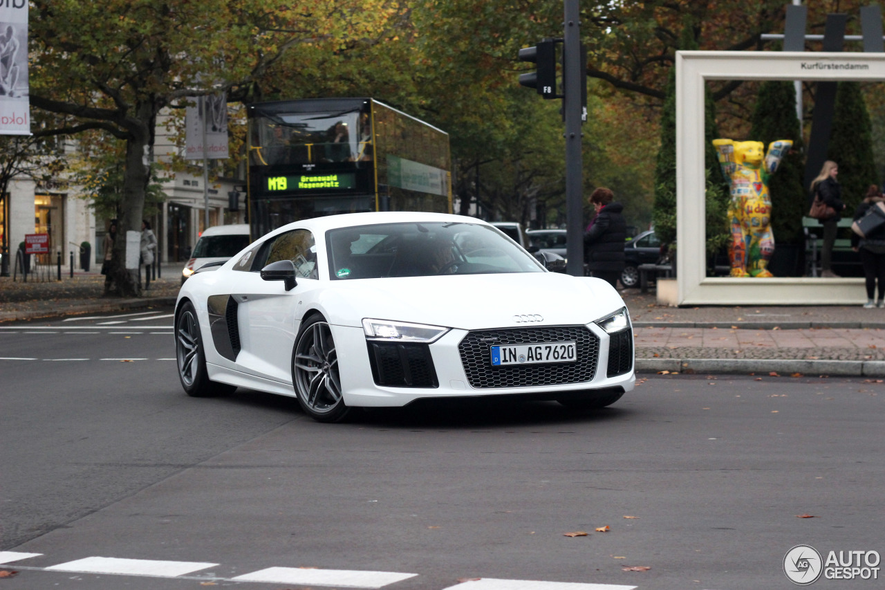 Audi R8 V10 Plus 2015