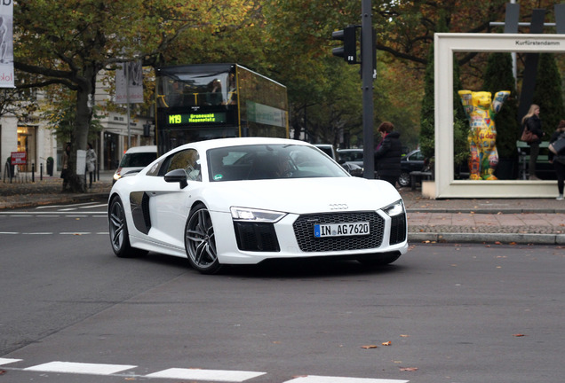 Audi R8 V10 Plus 2015