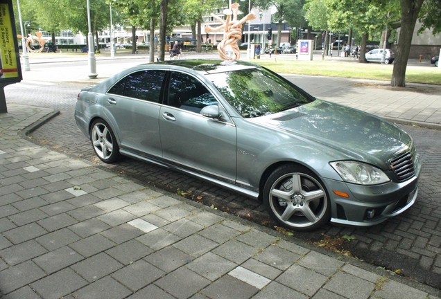 Mercedes-Benz S 65 AMG V221