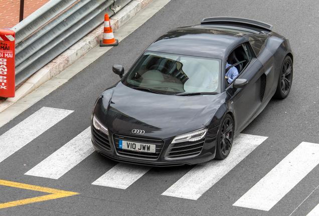 Audi R8 V10 Plus 2013