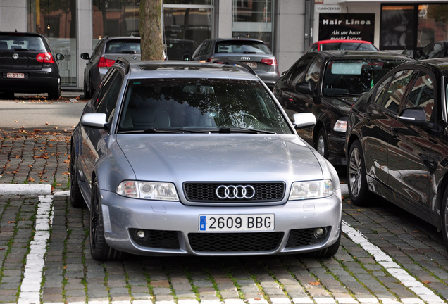 Audi RS4 Avant B5