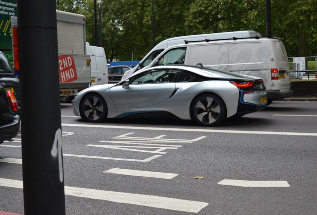 BMW i8