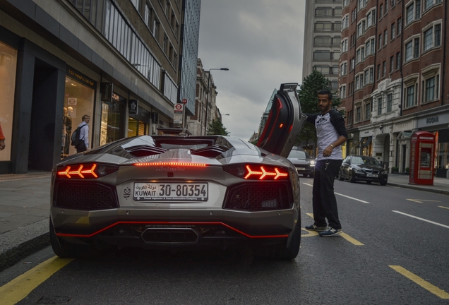 Lamborghini Aventador LP700-4 Roadster