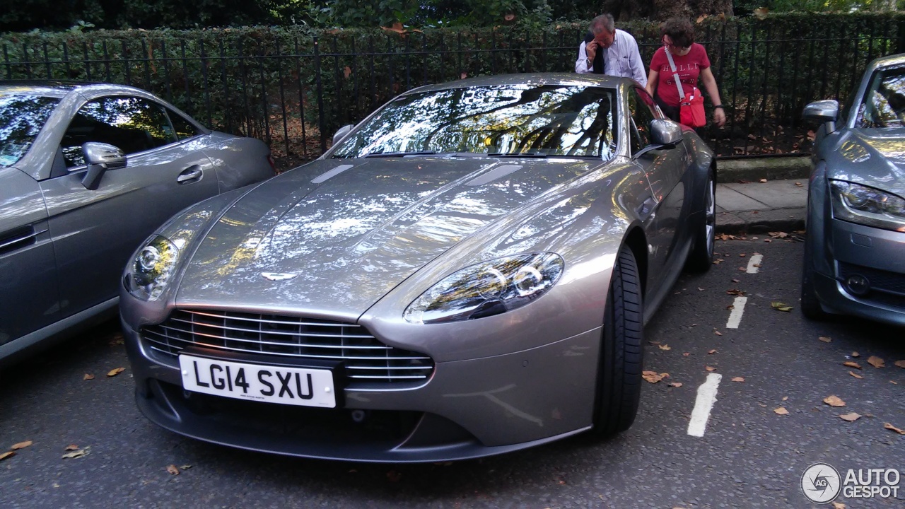 Aston Martin V8 Vantage 2012