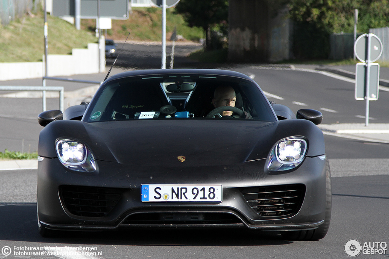 Porsche 918 Spyder Weissach Package