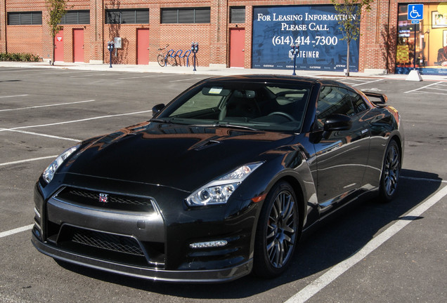 Nissan GT-R 2015