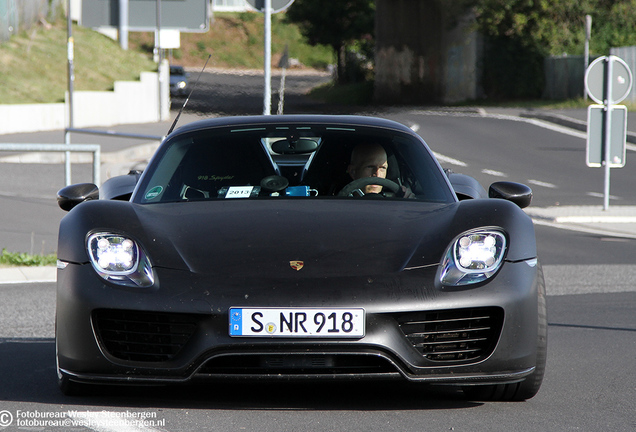 Porsche 918 Spyder Weissach Package