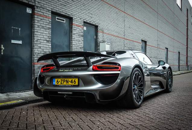 Porsche 918 Spyder Weissach Package