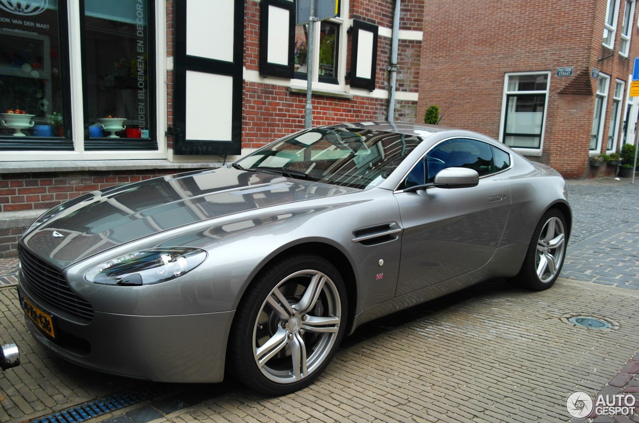 Aston Martin V8 Vantage