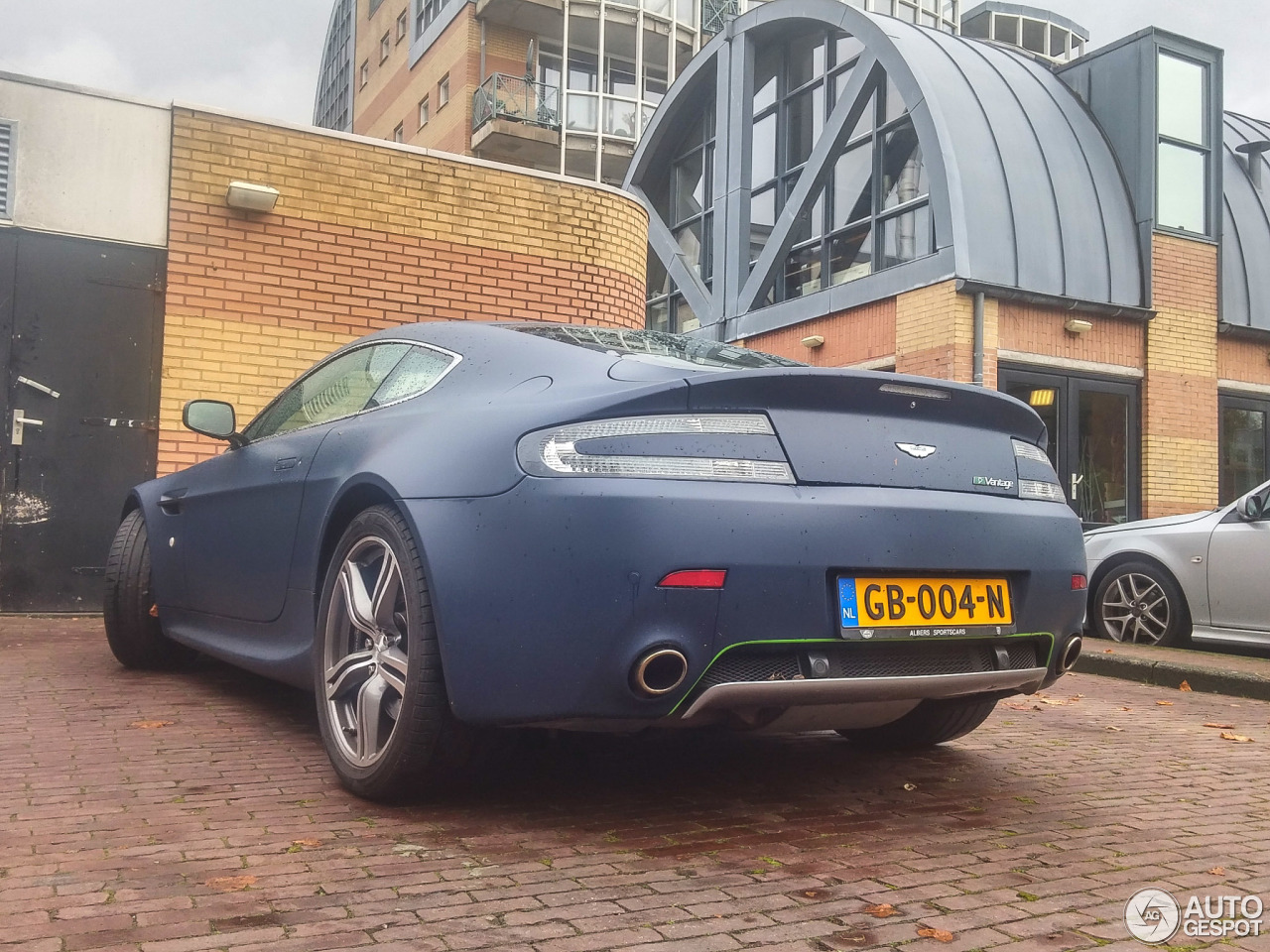 Aston Martin V8 Vantage N400