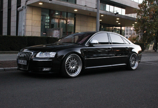 Audi S8 D3