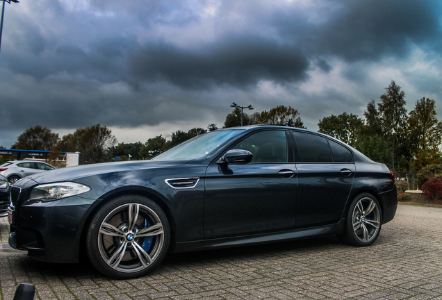 BMW M5 F10 2011