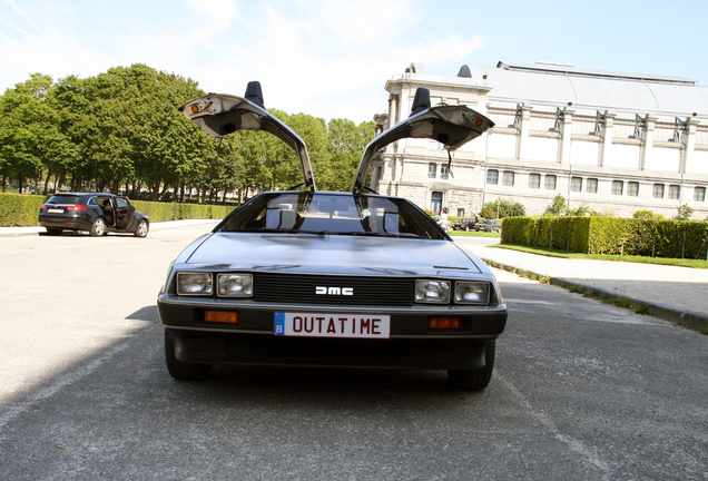 DeLorean DMC-12