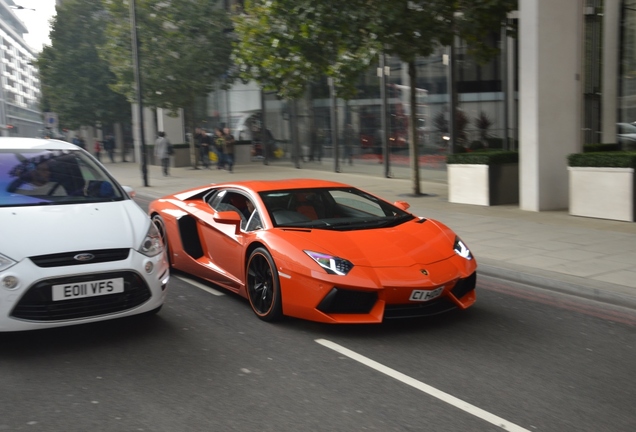 Lamborghini Aventador LP700-4