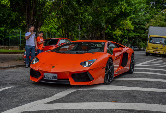 Lamborghini Aventador LP700-4