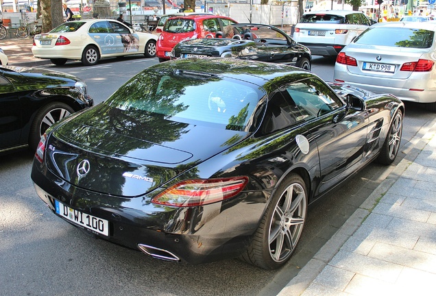 Mercedes-Benz SLS AMG